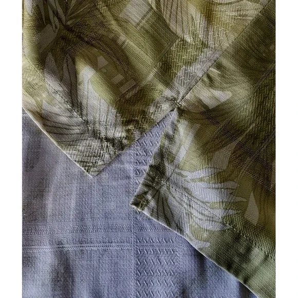 TOMMY BAHAMA Hawaiian Shirt 100% Silk Multi Color Floral Men's Size Large - Picture 8 of 11